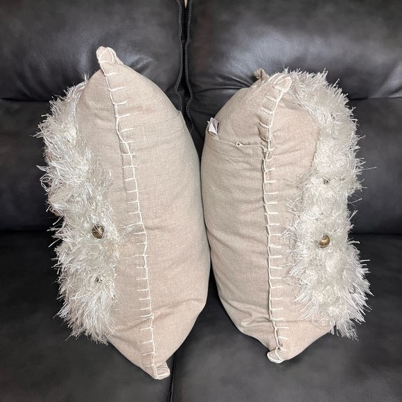 Devi Designs Holiday Wreath Pillows Chenille‎ Feathers Embellishments Christmas - Picture 6 of 13